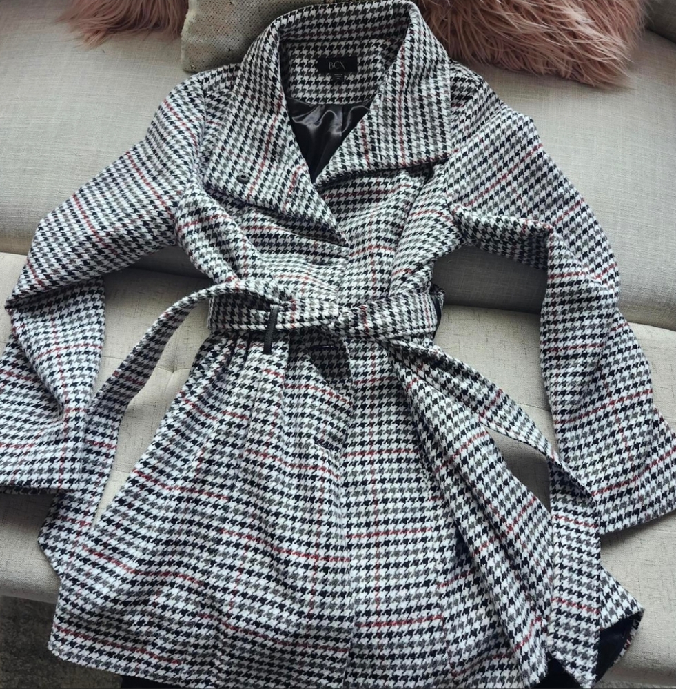 Women's Black and White Houndstooth Coat